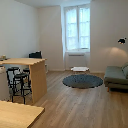 Agreable T2 A Cote Du Centre Et De La Gare Bayonne
